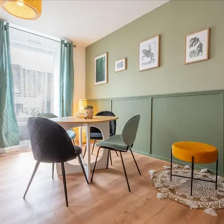 Centre Parking Gratuit Bars Restaurants *