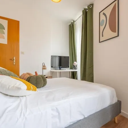 Centre Parking Gratuit Bars Restaurants Miluza